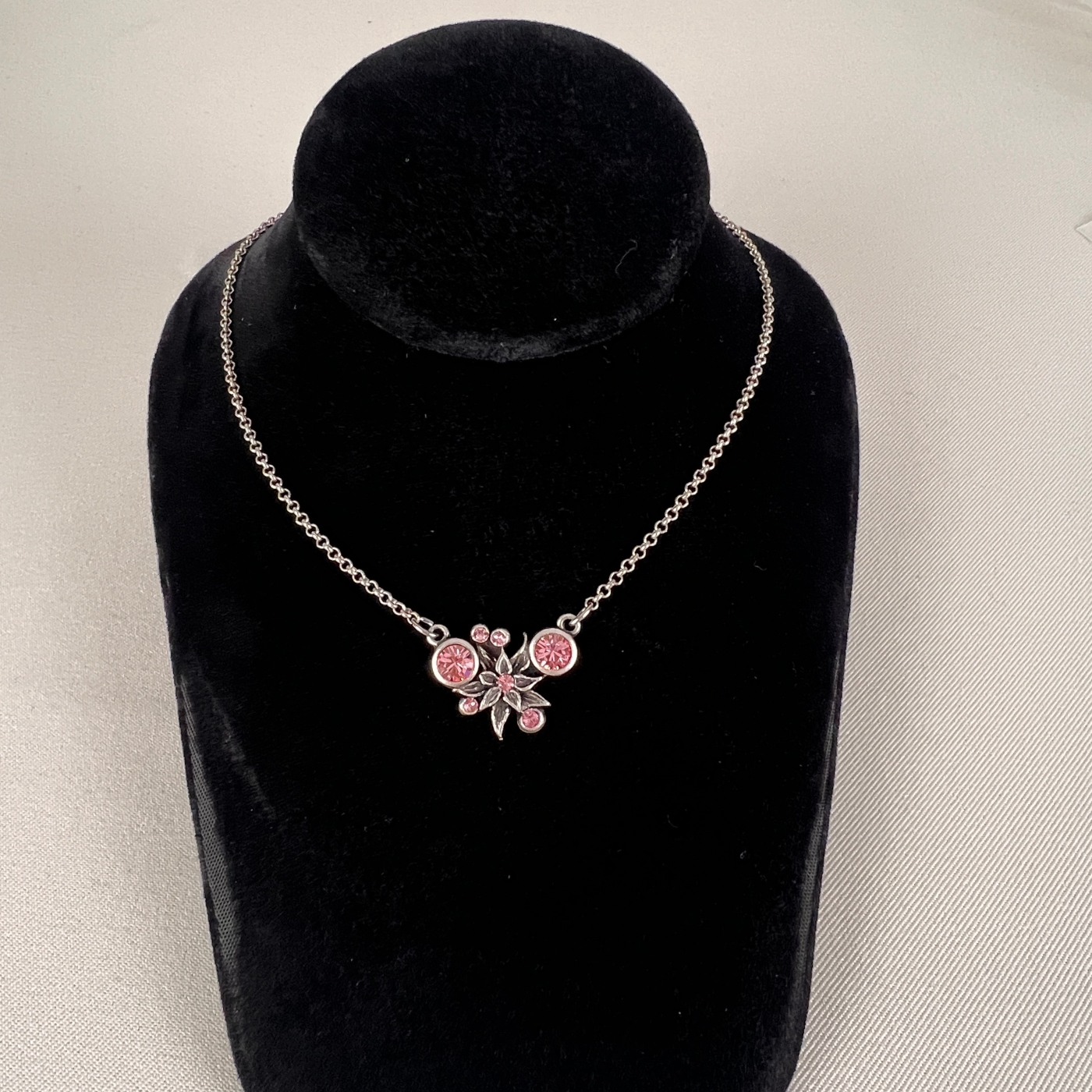 Edelweiss flower necklace clearance