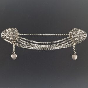 Heart and chains Chari