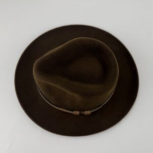 brown hat