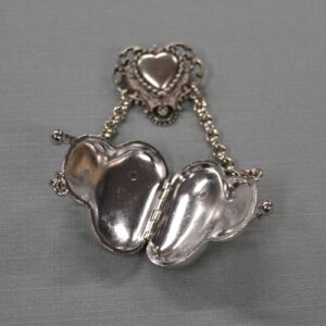 pill purse pin