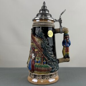 black forest clock peddler stein 1/2 liter