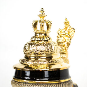 gold crown lid coat of arms stein 1/2 liter