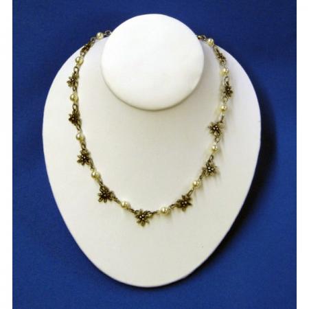 Edelweiss/Pearl Necklace