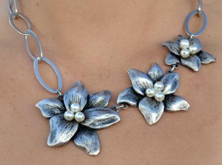 Silver Floral Pearl Necklace